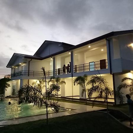 Sea Lagoon Beach Hotel Trincomalee Exterior foto