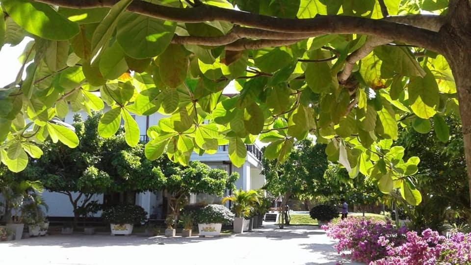 Sea Lagoon Beach Hotel Trincomalee Exterior foto