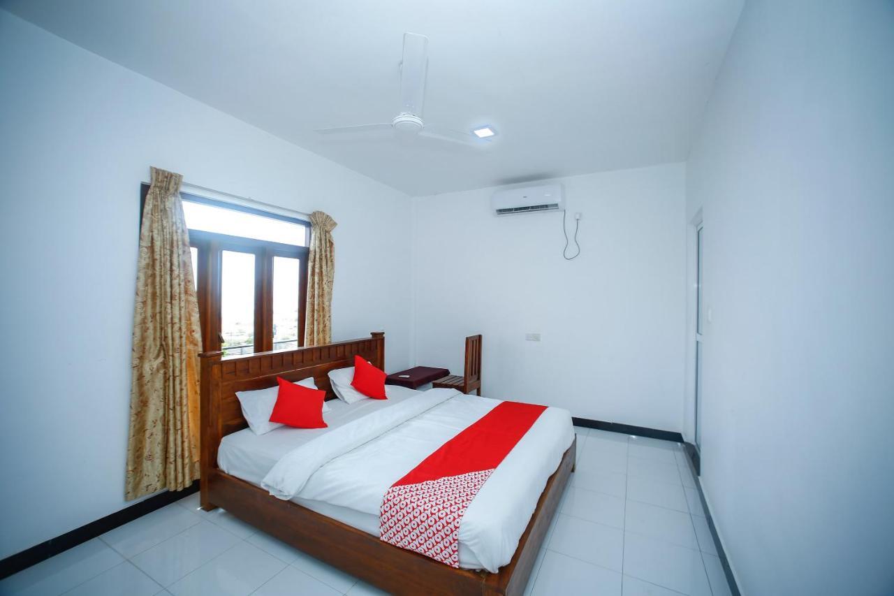 Sea Lagoon Beach Hotel Trincomalee Exterior foto