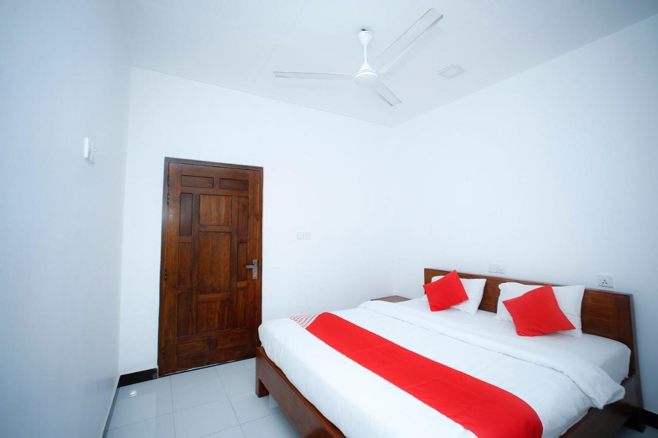 Sea Lagoon Beach Hotel Trincomalee Exterior foto